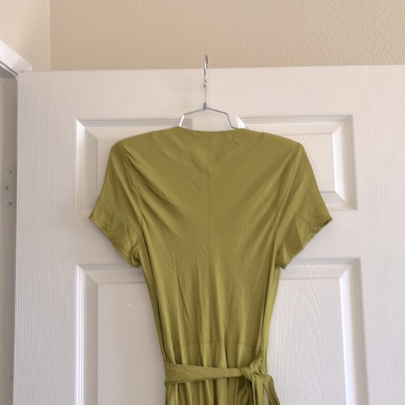 LPA Kian Dress in Kermit Green - Picture 10 of 11